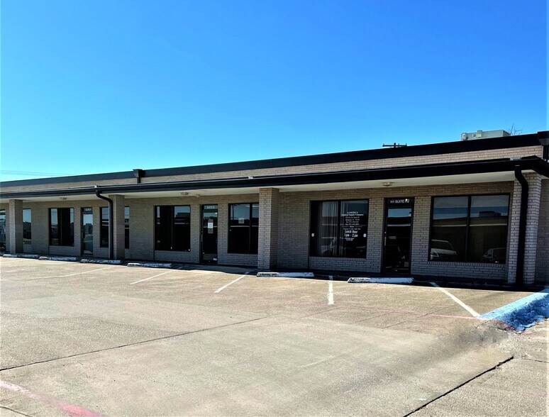 3213 I 30, Mesquite, TX à louer - Photo du bâtiment - Image 2 de 9