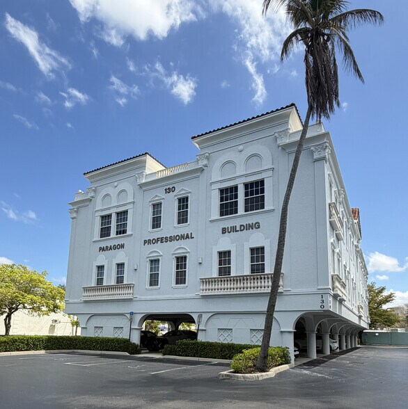 130 9th St N, Naples, FL à vendre - Photo du bâtiment - Image 1 de 2