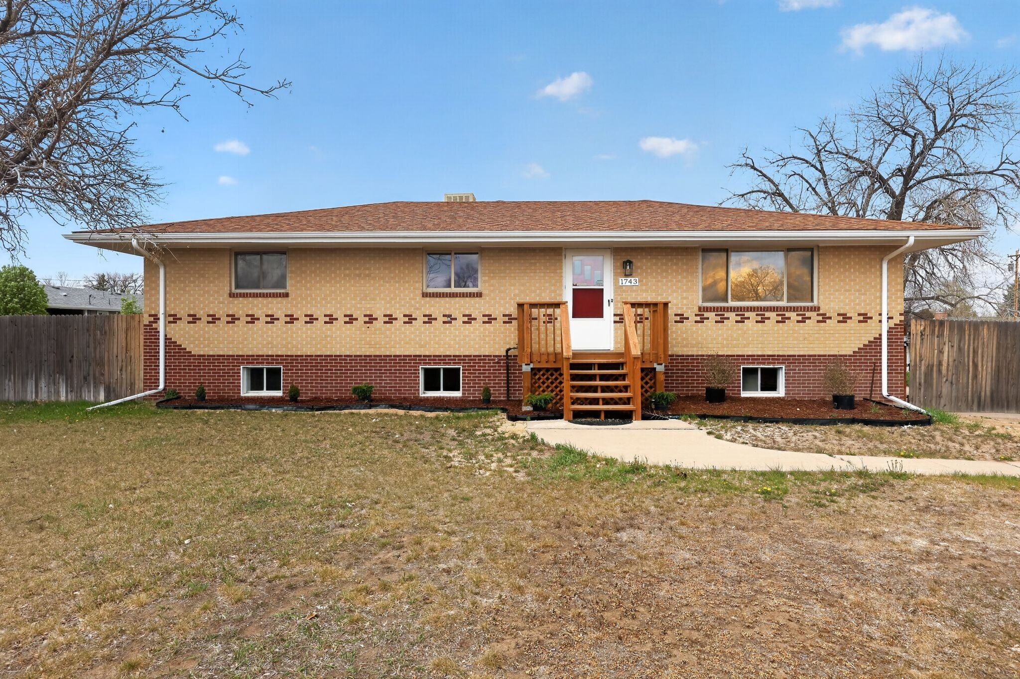 1743 Burton St, Strasburg, CO à vendre Photo du bâtiment- Image 1 de 31