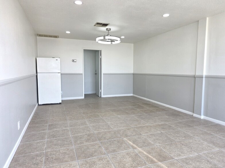 4010-4018 W Commonwealth Ave, Fullerton, CA for lease - Building Photo - Image 3 of 15