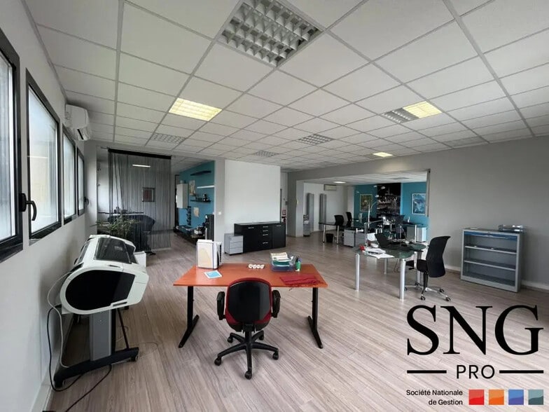 Office in Aix-en-Provence for lease - Interior Photo - Image 3 of 11