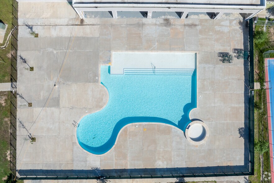 702 Santee St, Prairie View, TX à vendre - Photo du bâtiment - Image 3 de 16