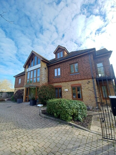 Church Rd, Leatherhead for lease - Building Photo - Image 3 of 13