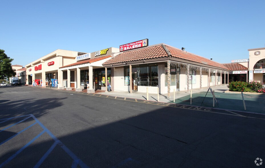 2010-2122 S Hacienda Blvd, Hacienda Heights, CA à louer - Photo du bâtiment - Image 2 de 5