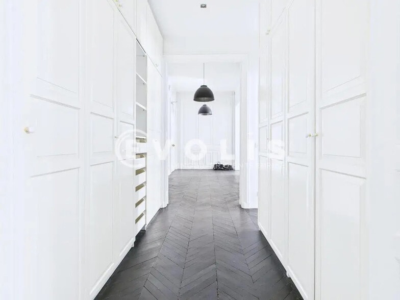 Office in Paris for sale - Interior Photo - Image 3 of 8
