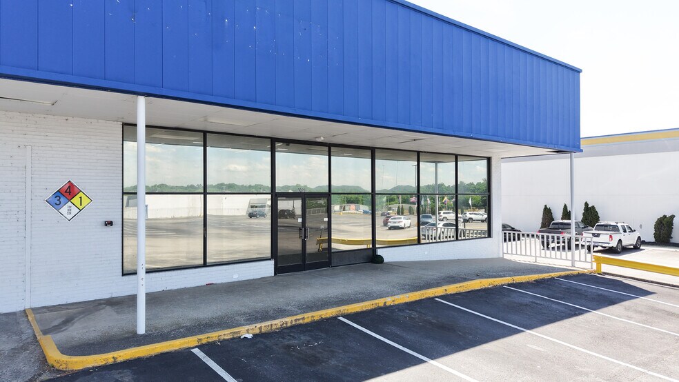 3028 Dickerson Pike, Nashville, TN à louer - Photo du bâtiment - Image 3 de 15