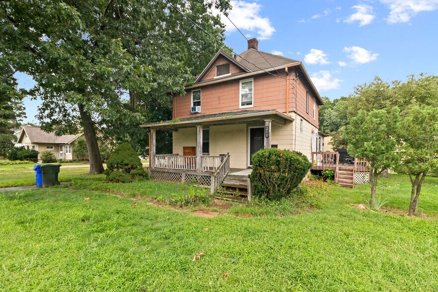 210 Brewer St, East Hartford, CT à vendre - Photo du bâtiment - Image 2 de 8