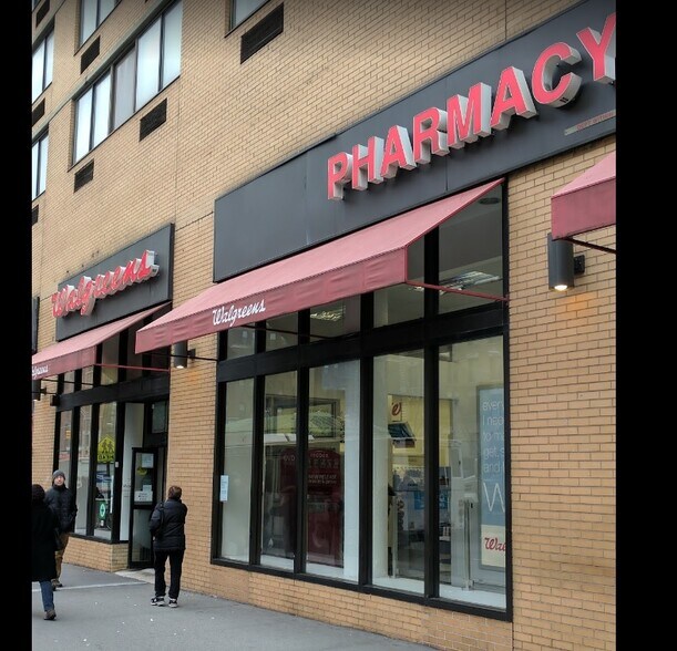 2565 Broadway, New York, NY à louer - Photo du bâtiment - Image 2 de 13