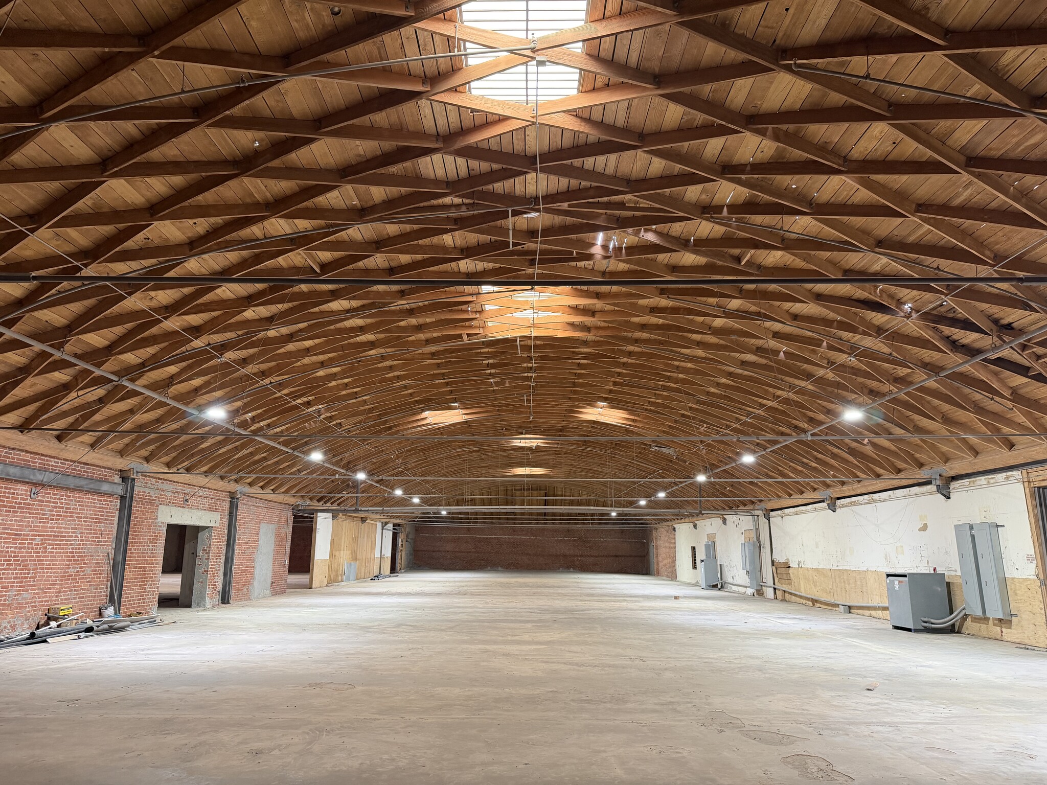 8001 Beach St, Los Angeles, CA for lease Building Photo- Image 1 of 18
