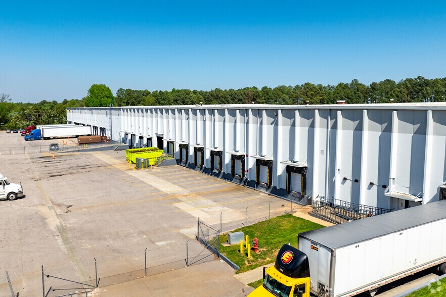 3401 Gresham Lake Rd, Raleigh, NC à louer - Photo du bâtiment - Image 3 de 20