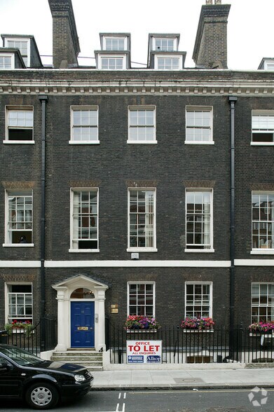 15 Southampton Pl, Londres à louer - Photo du bâtiment - Image 3 de 3