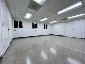 3901 SE Naef Rd, Portland, OR for lease Building Photo- Image 1 of 13