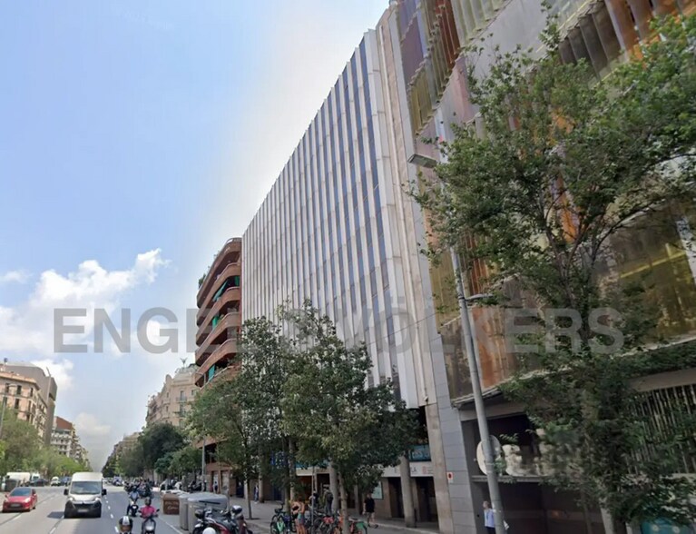Office in Barcelona, Barcelona for lease - Building Photo - Image 1 of 4
