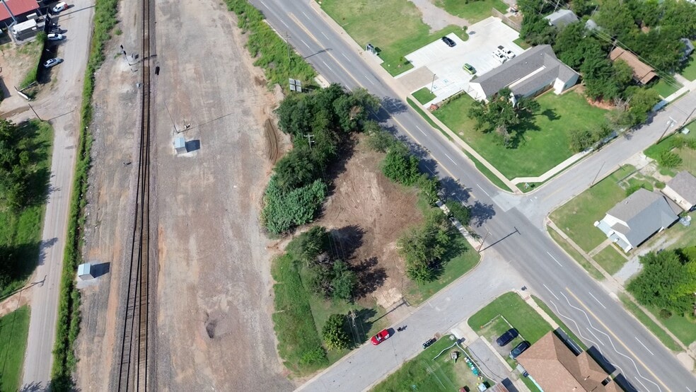 9512 N Western Ave, Oklahoma City, OK for sale - Building Photo - Image 2 of 5