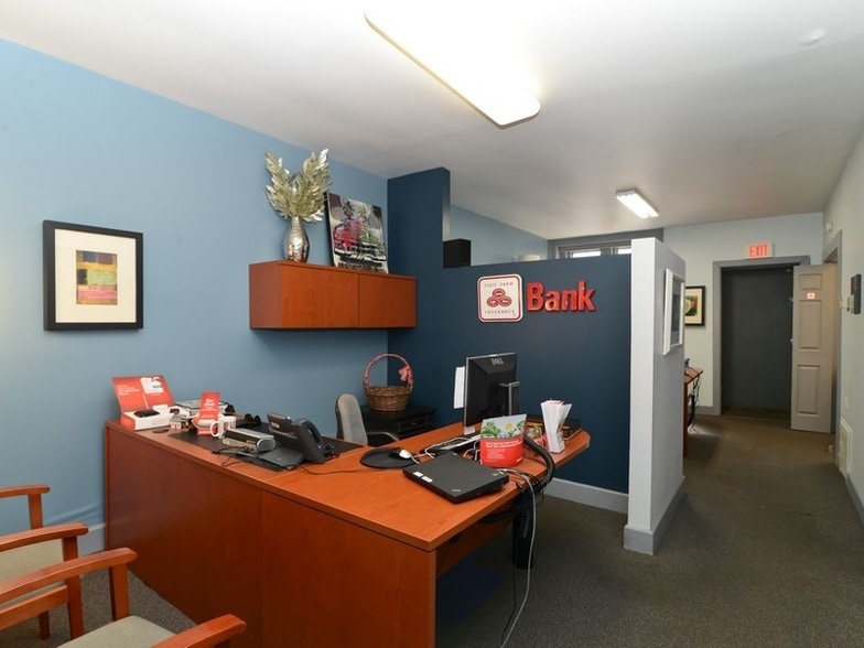 642 N Dearborn St, Chicago, IL for sale - Interior Photo - Image 2 of 9