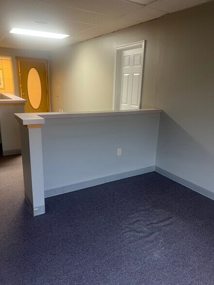 824 John Marshall Hwy, Front Royal, VA à louer - Photo du bâtiment - Image 3 de 16