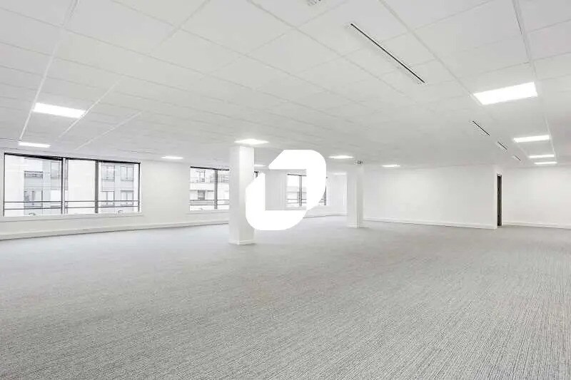 Bureau dans Rueil-Malmaison à louer Photo du bâtiment- Image 1 de 2