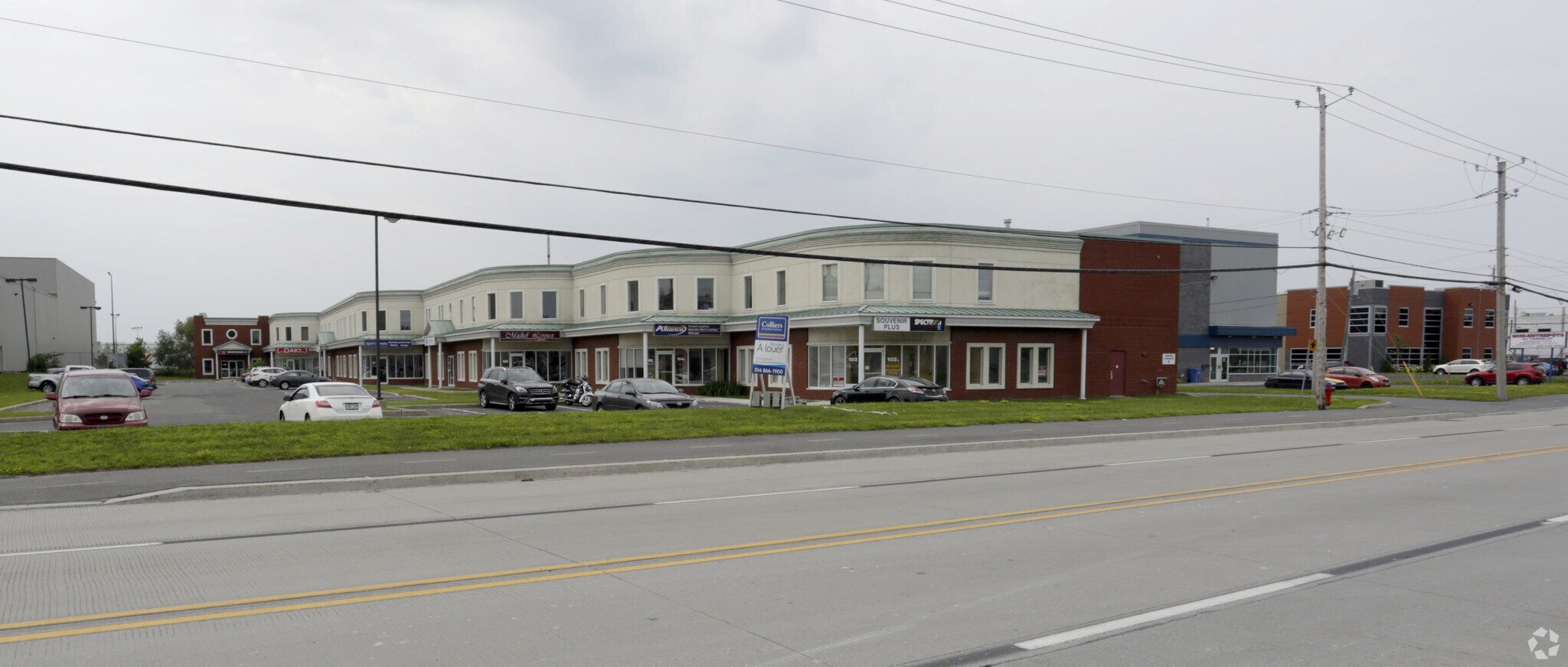 100 Ch Du Tremblay, Boucherville, QC à vendre Photo principale- Image 1 de 1