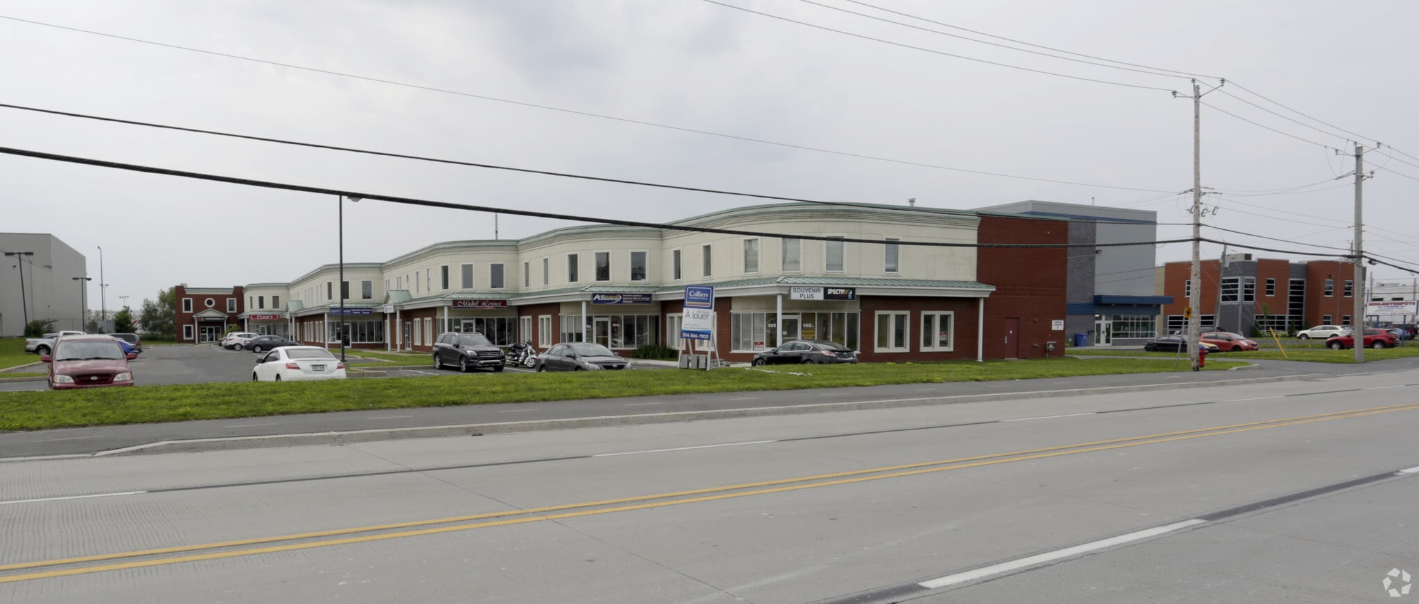 100 Ch Du Tremblay, Boucherville, QC for sale Primary Photo- Image 1 of 1