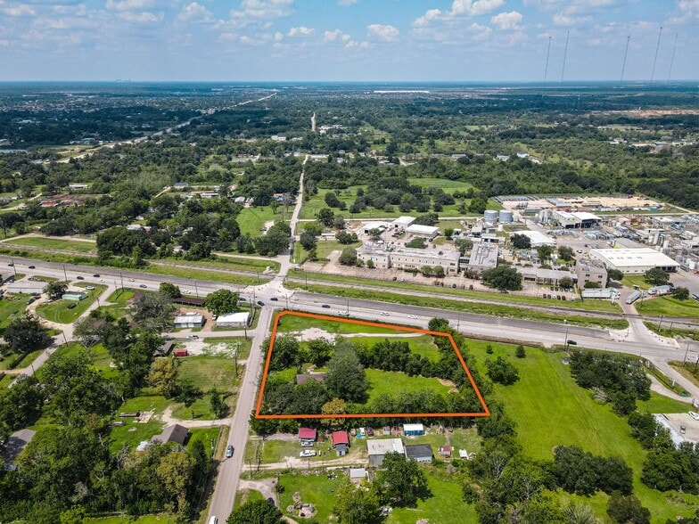 119 E Dallas St, Fresno, TX for sale - Building Photo - Image 3 of 5