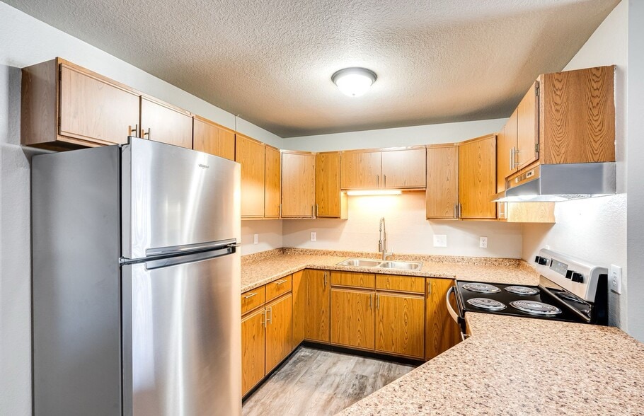 825-835 Wisconsin St, Oshkosh, WI for sale - Building Photo - Image 2 of 37