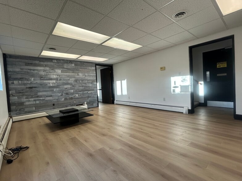 5425 Enterprise Blvd, Bethel Park, PA for lease - Building Photo - Image 2 of 7