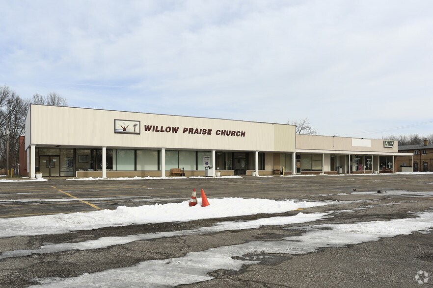 32901-32935 Vine St, Willowick, OH for sale - Building Photo - Image 2 of 2