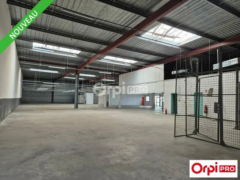 Flex in Valence for sale - Interior Photo - Image 1 of 12