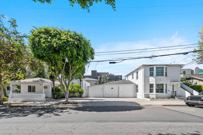 Plus de détails pour 8710 Sherwood Dr, West Hollywood, CA - Multi-résidentiel à vendre