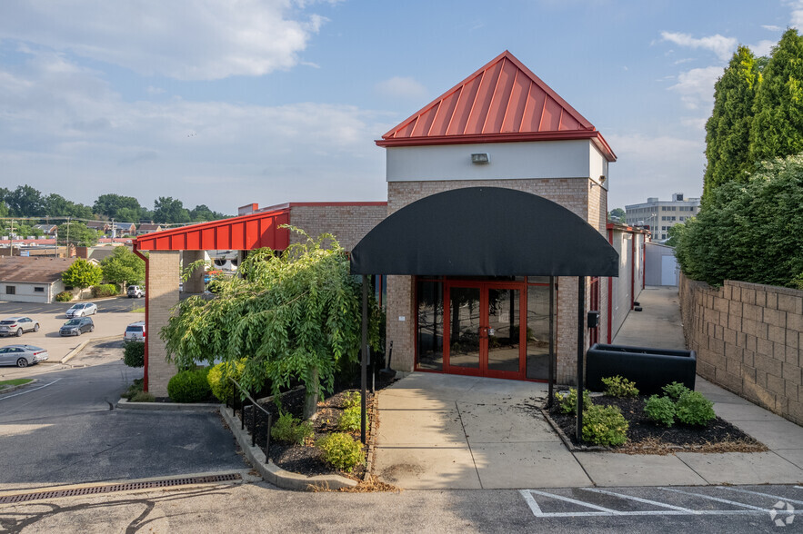 3302 Westbourne Dr, Cincinnati, OH for lease - Primary Photo - Image 1 of 8