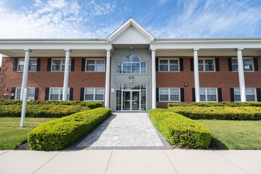 475 E Main St, Patchogue, NY for sale - Building Photo - Image 3 of 81