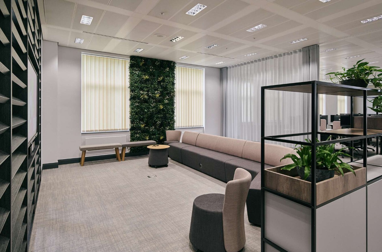 New Barn Ln, Cheltenham for lease Interior Photo- Image 1 of 9