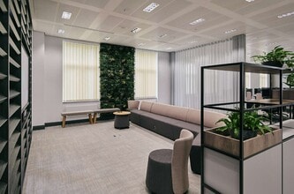 New Barn Ln, Cheltenham for lease Interior Photo- Image 1 of 9