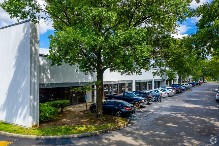 220 Great Circle Rd, Nashville, TN à louer - Photo du bâtiment - Image 3 de 13