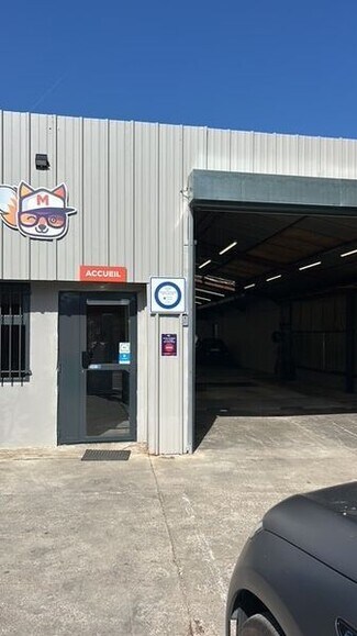 Plus de détails pour Local d'activités à louer