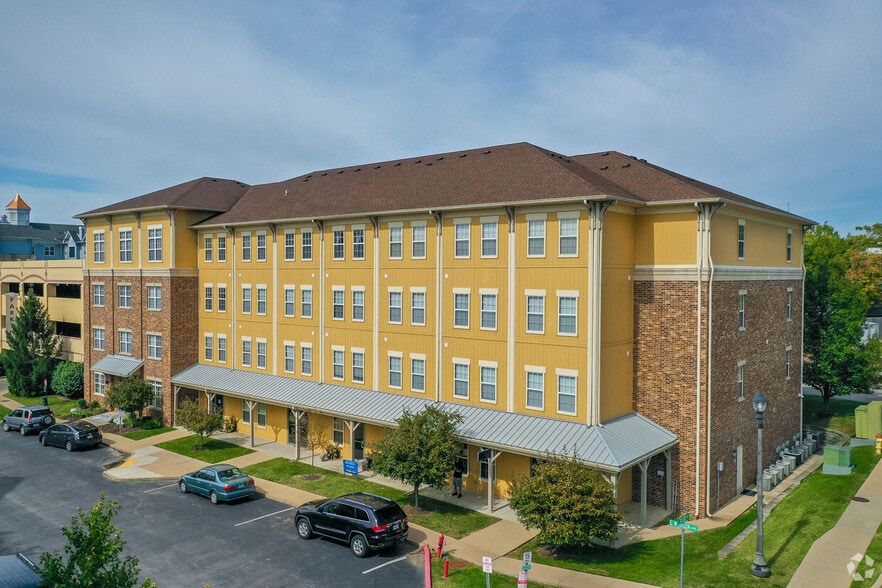 141 E Madison Ave, Kirkwood, MO for lease - Building Photo - Image 3 of 37