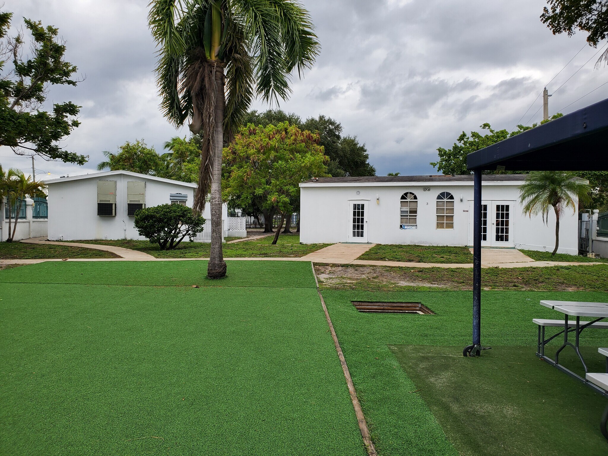 520 NW 5th St, Hallandale Beach, FL à vendre Photo du bâtiment- Image 1 de 38