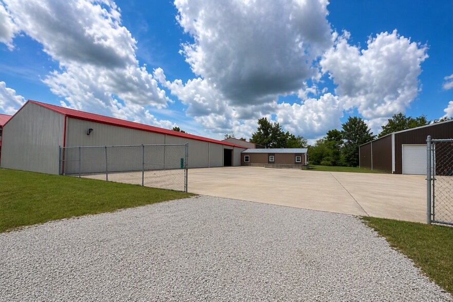 616A-622 S Main St, Hebron, IN à vendre - Photo du bâtiment - Image 2 de 23