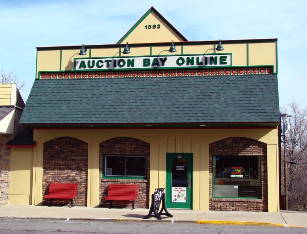 107 S Calumet Rd, Chesterton, IN for sale Primary Photo- Image 1 of 18