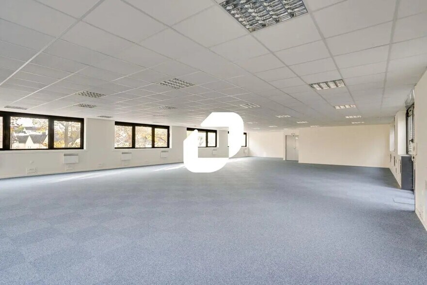 Office in Lognes for lease - Interior Photo - Image 2 of 10