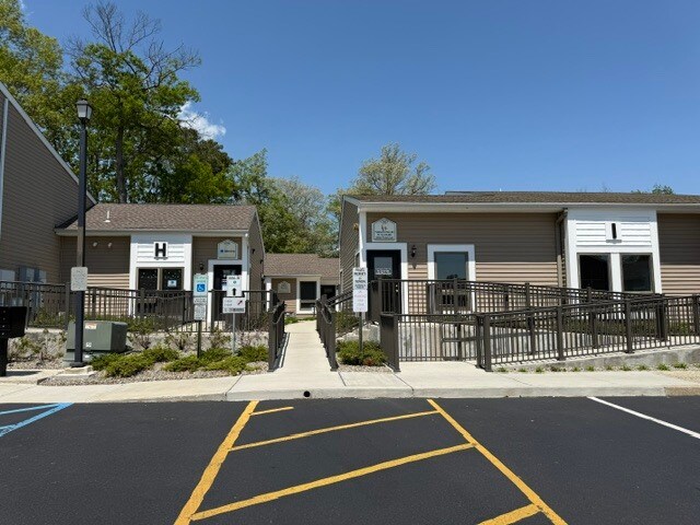 780 Commons Way, Toms River, NJ à vendre - Photo du bâtiment - Image 3 de 12