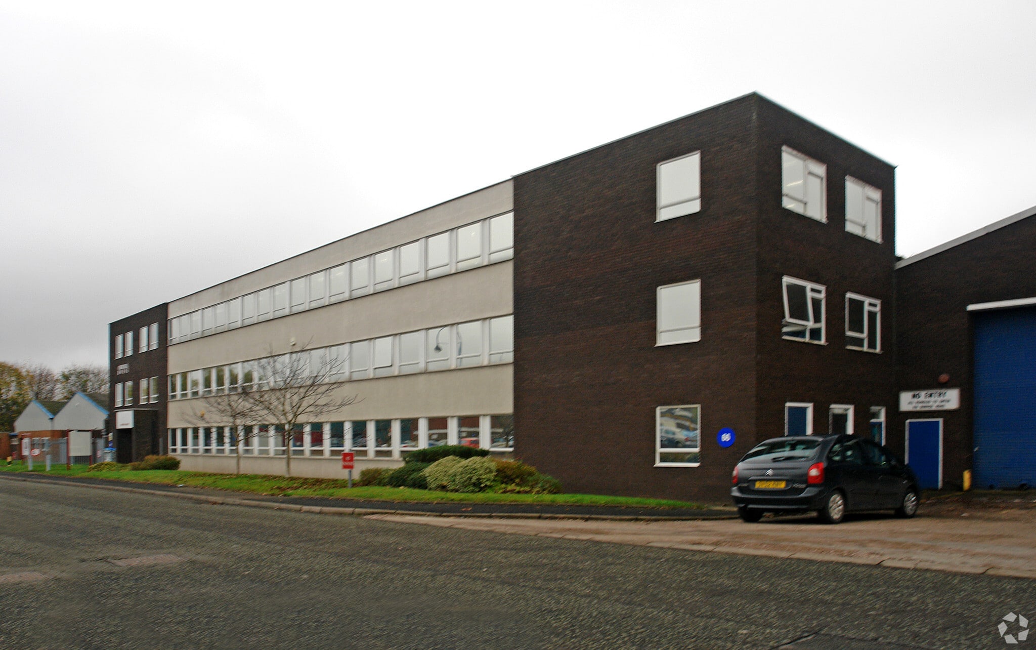 Churchill House, Pensnett Estate, Kingswinford à louer Photo du bâtiment- Image 1 de 9