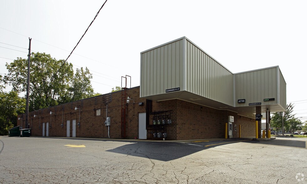 220 Center St, Chardon, OH à louer - Photo du bâtiment - Image 2 de 2