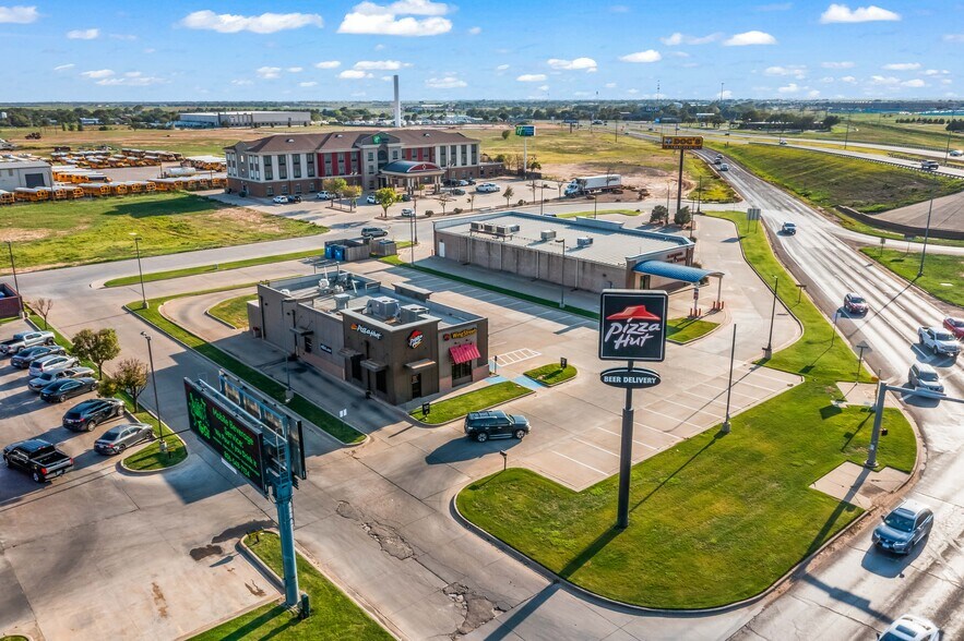 7907 82nd St, Wolfforth, TX à louer - Photo du bâtiment - Image 3 de 22