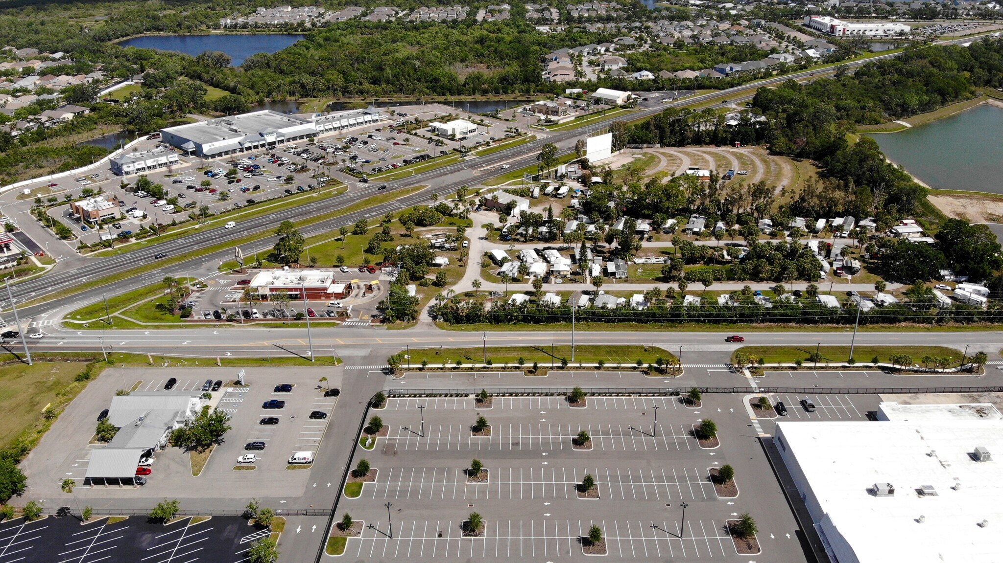 424 19th Ave NE, Ruskin, FL for lease Primary Photo- Image 1 of 2