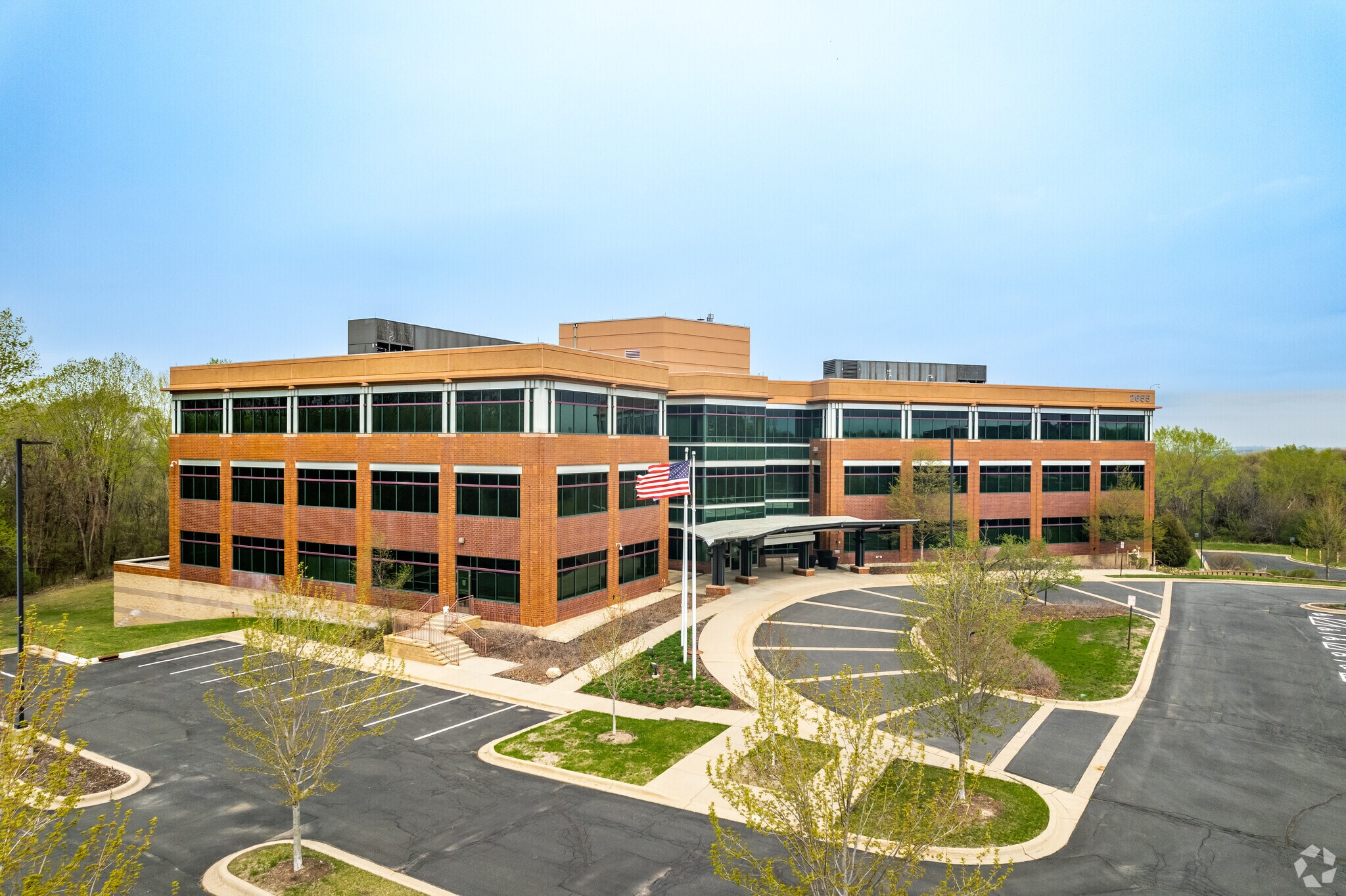 2655 Eagan Woods Dr, Eagan, MN for lease Building Photo- Image 1 of 39