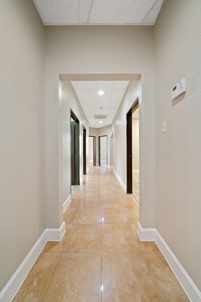 8627 Cinnamon Creek Dr, San Antonio, TX for sale - Building Photo - Image 3 of 12