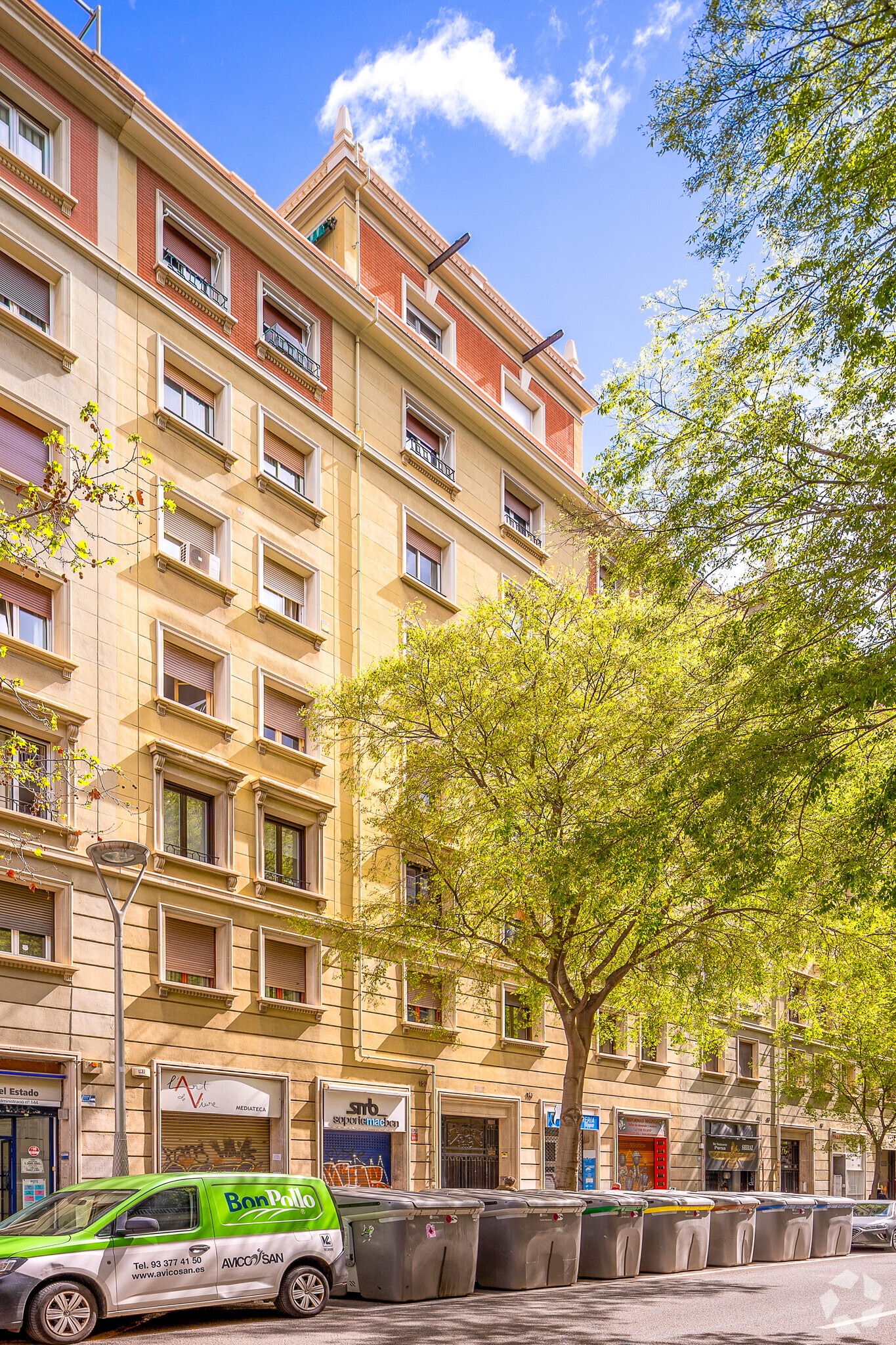 Multifamily in Barcelona, Barcelona for sale Primary Photo- Image 1 of 2