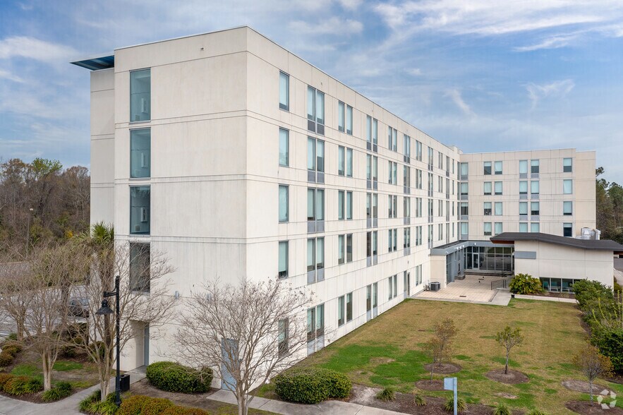 4875 Tanger Outlet Blvd, North Charleston, SC à vendre - Photo du bâtiment - Image 2 de 3