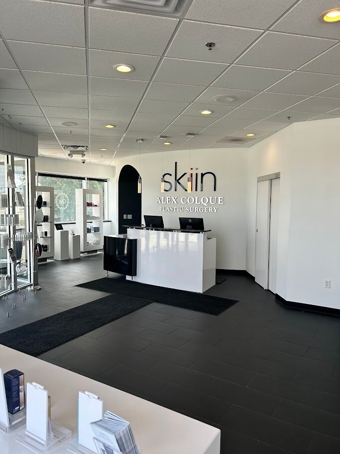 21675 E Moreland Blvd, Waukesha, WI for lease Building Photo- Image 1 of 8